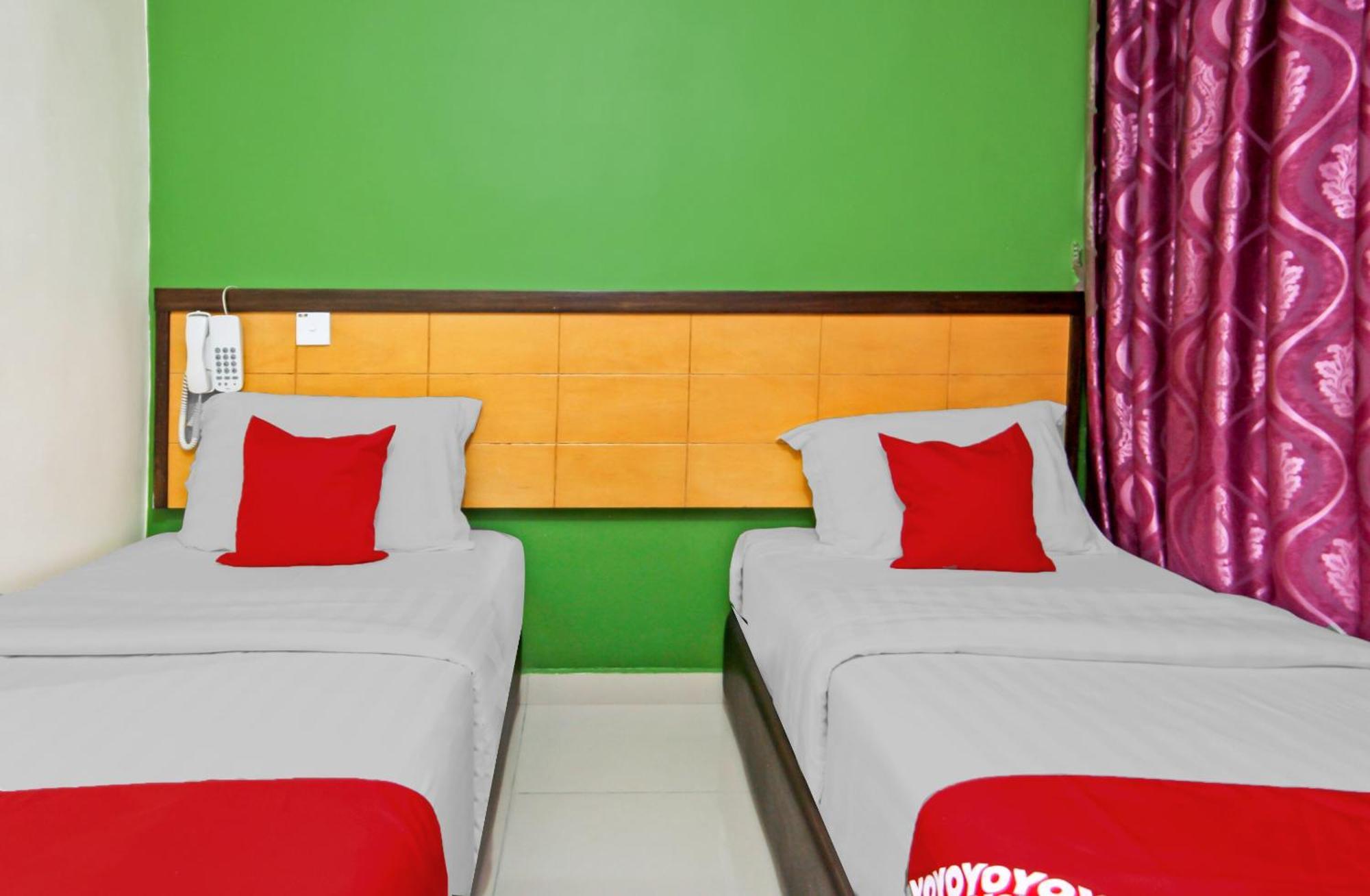 Oyo 44054 Holiday Mansion Inn Sibu Exterior foto