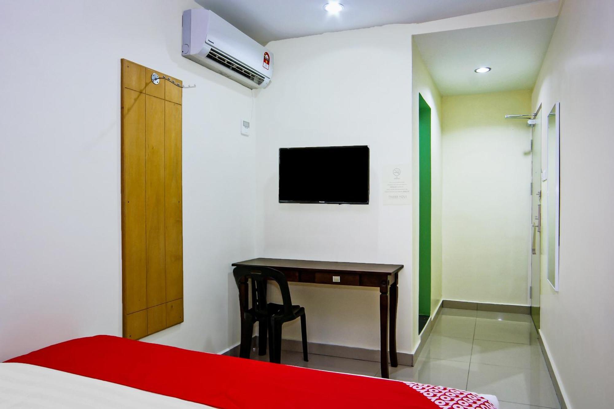 Oyo 44054 Holiday Mansion Inn Sibu Exterior foto